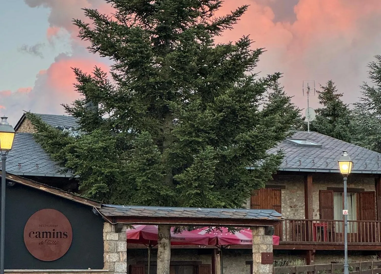 Hotel Cal Rei De Tallo Bellver De Cerdanya 2*,